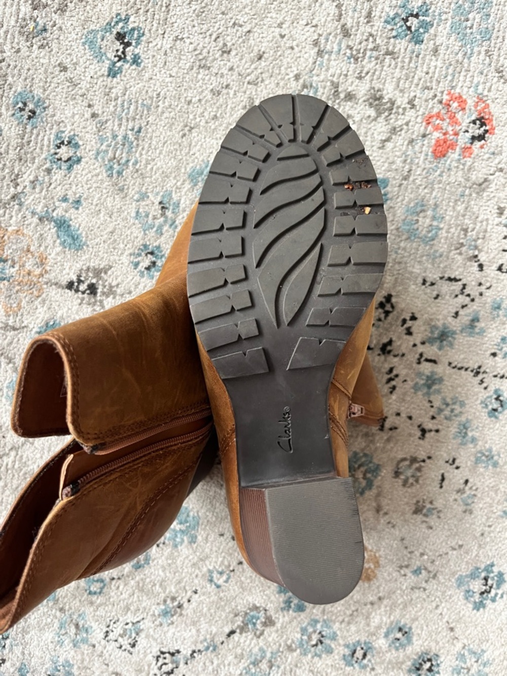 Clark’s Women’s Tan Ankle Boots - Stylish Zip-Heel Booties - Picture 5 of 5